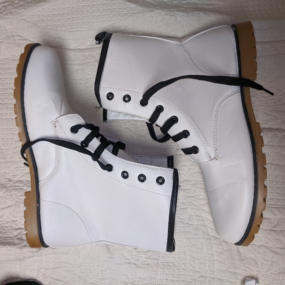 White Rockland Boots